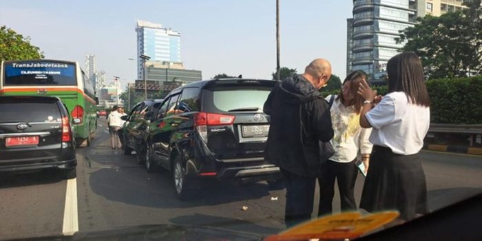 Kecelakaan Beruntun di Tol Dalam Kota