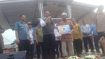 Bupati Bogor Kasih Hadiah Umroh Untuk Joko Widodo