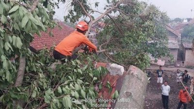 BPBD Kabupaten Bogor: 588 Bangunan Rusak Akibat Angin Kencang
