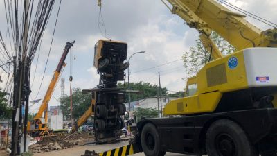 crane terbalik Cibinong Bogor