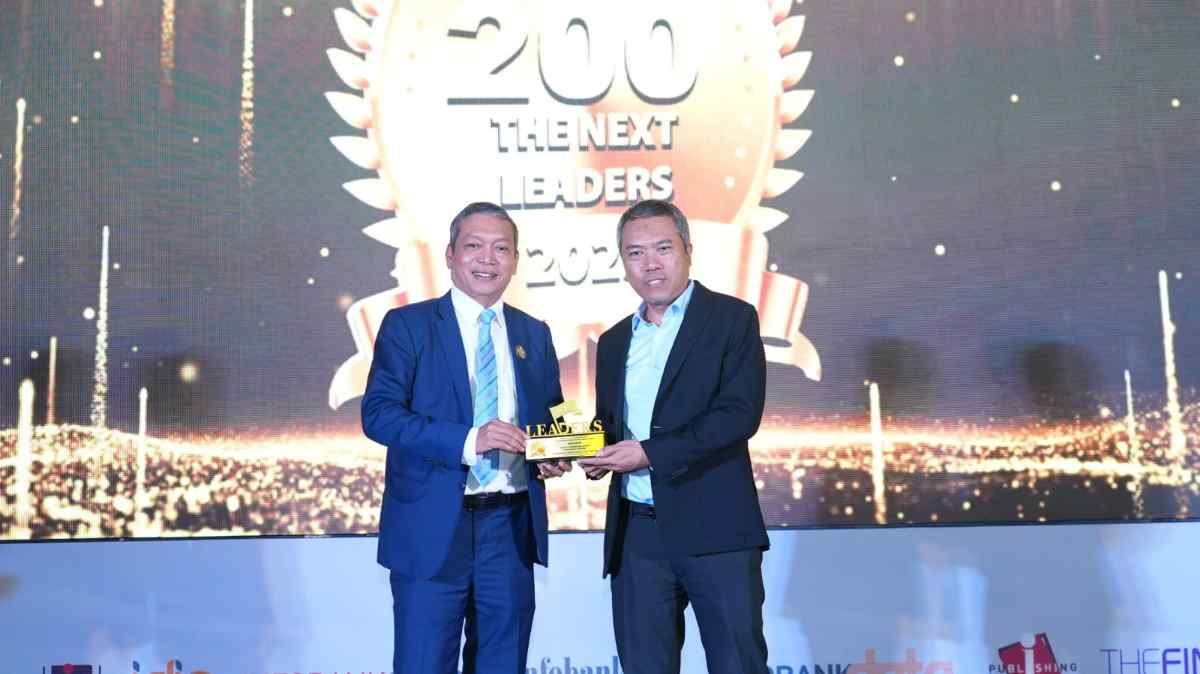 Dirut Sunarso Dinobatkan Sebagai ‘CEO of The Year 2023, BRI Raih 6 Penghargaan