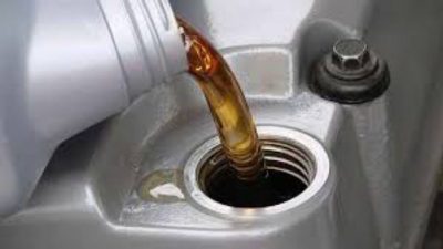 Tips Pilih Oli Motor Biar Ngga Cepat Habis