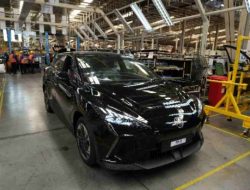 Siap Mengaspal, New MG ZS EV dan MG 4 EV dengan Harga Kompetitif