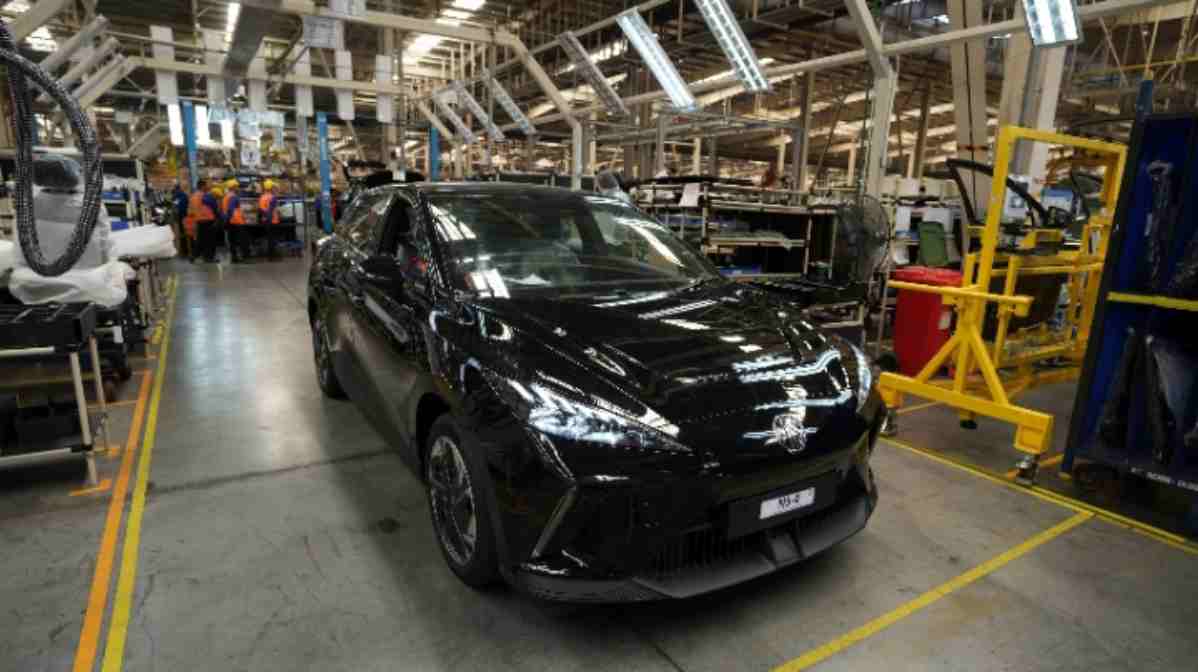 Siap Mengaspal, New MG ZS EV dan MG 4 EV dengan Harga Kompetitif