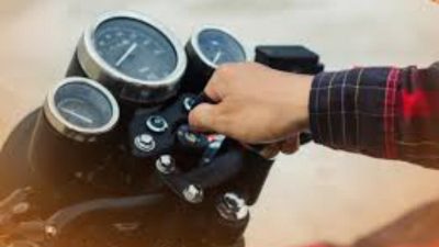 Motor mogok akibat lama tidak dipakai seringkali membuat pusing. Dan kendala ini pasti pernah dirasakan para pemilik motor.