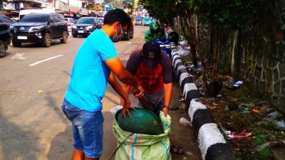 Karang Taruna dan Posraya Sapu Bersih Sampah di Ciawi